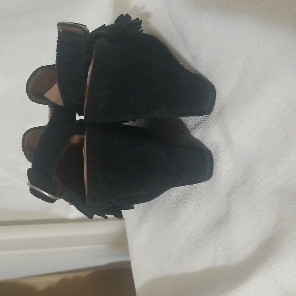 Sandals - Picture 3 of 5